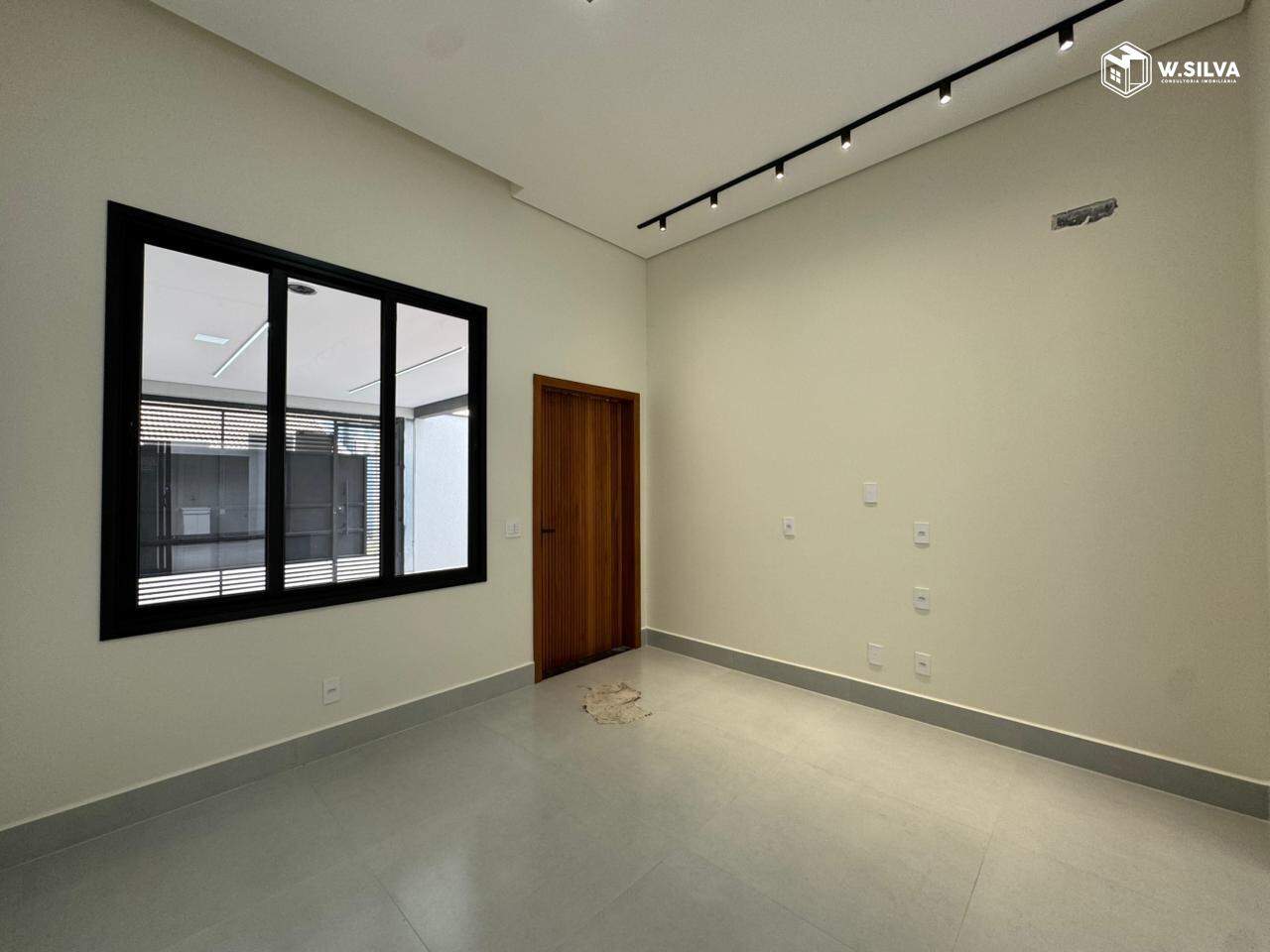 Casa em Bairro à venda no Jardim Residencial Nova Veneza: