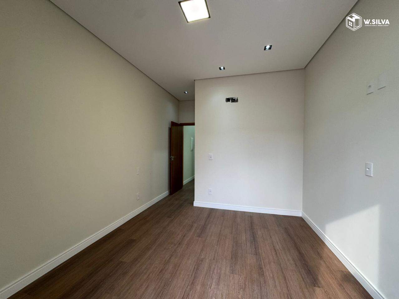 Casa em Bairro à venda no Jardim Residencial Nova Veneza: