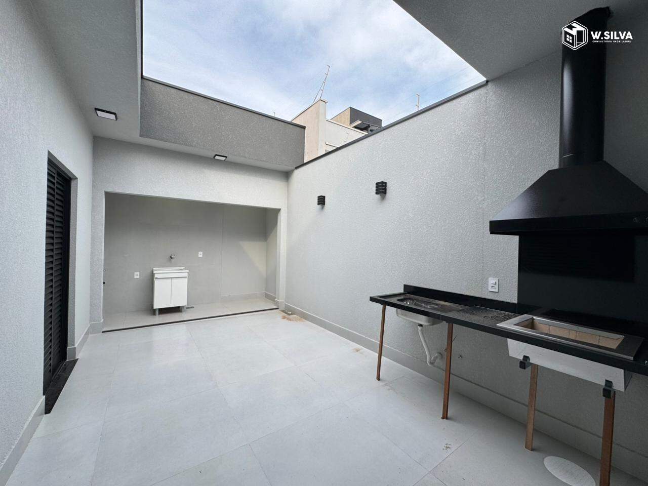 Casa em Bairro à venda no Jardim Residencial Nova Veneza: