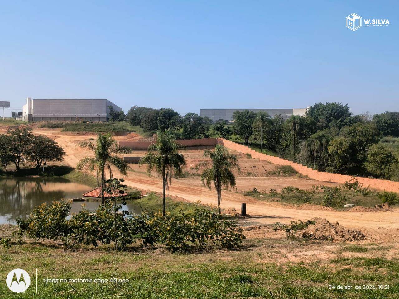 Terreno em condomínio à venda no Jardim Hípica :