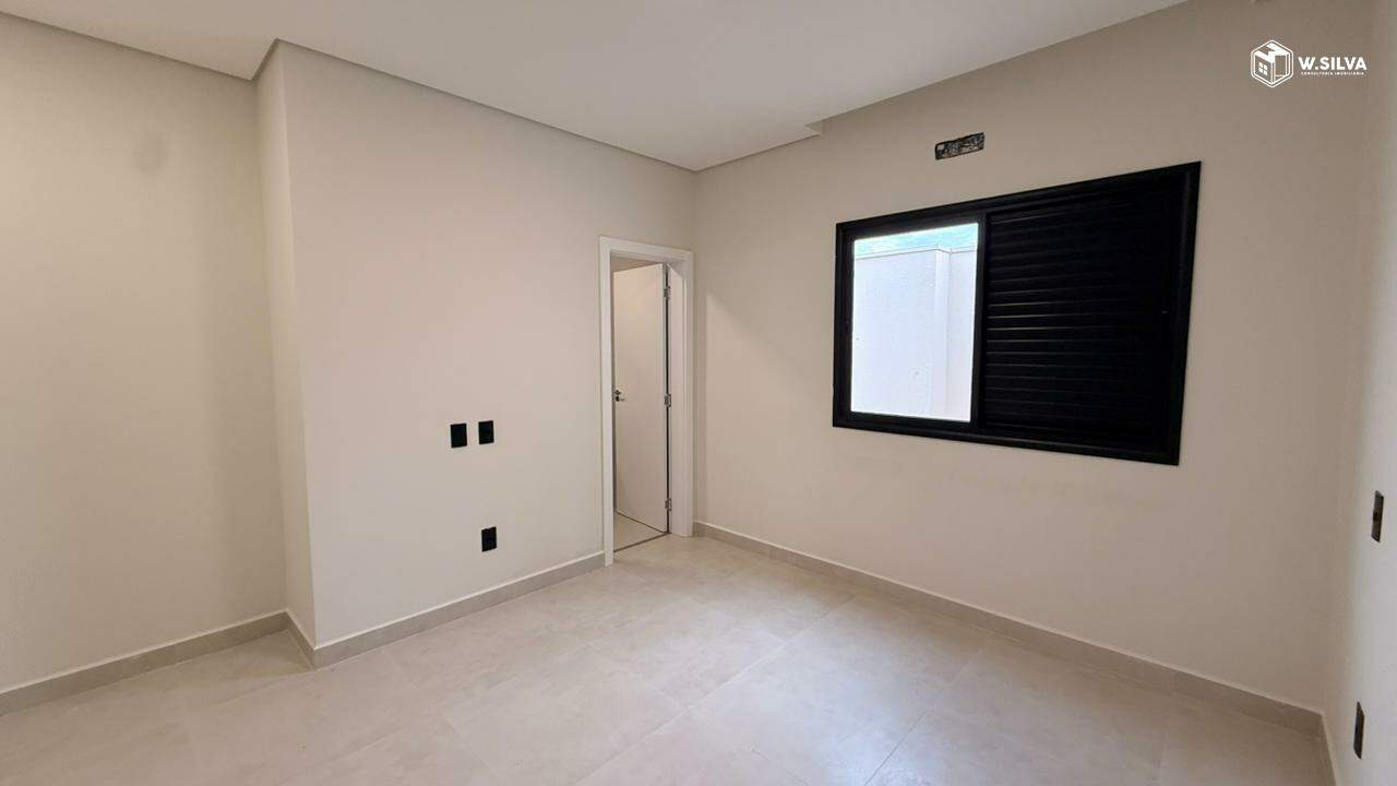 Casa em Bairro à venda no Jardim Regina: