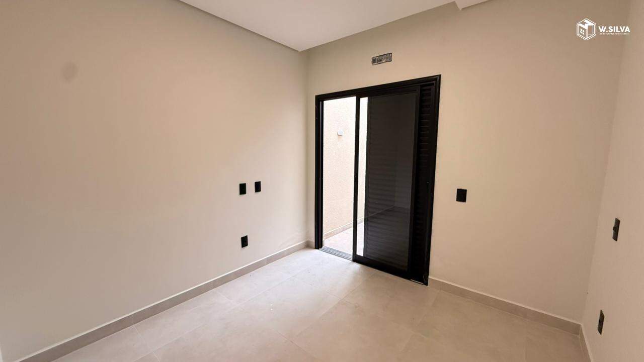 Casa em Bairro à venda no Jardim Regina: