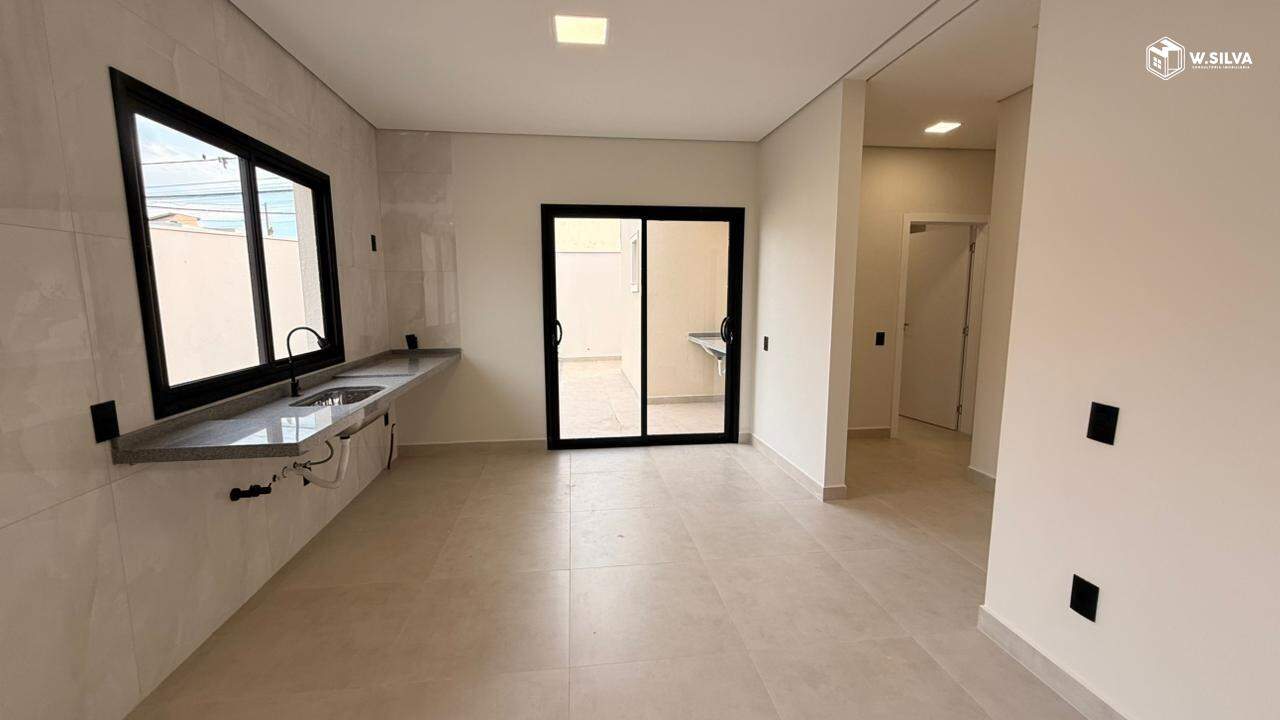 Casa em Bairro à venda no Jardim Regina: