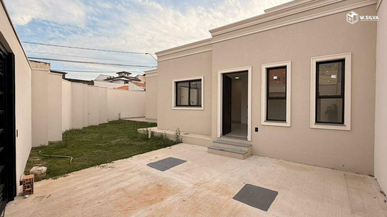 Casa em Bairro à venda no Jardim Regina: