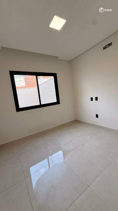 Casa em Bairro à venda no Jardim Regina: