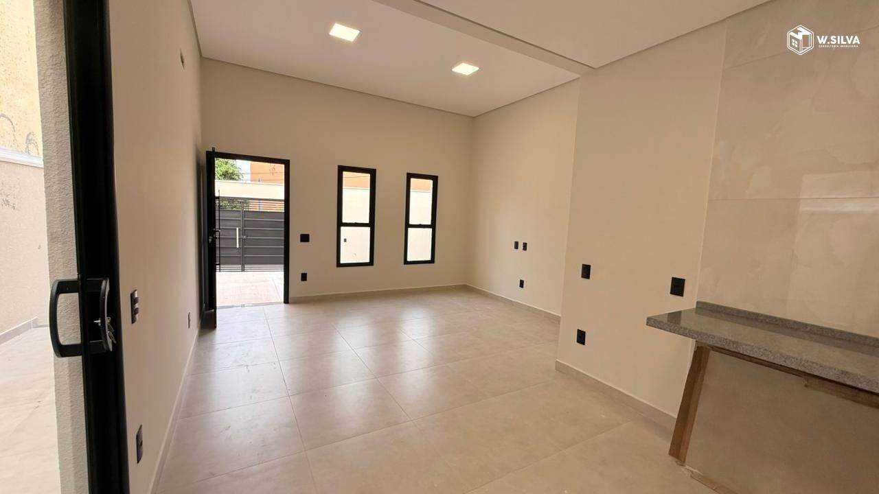 Casa em Bairro à venda no Jardim Regina:
