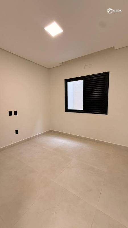 Casa em Bairro à venda no Jardim Regina: