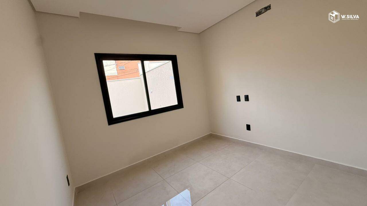Casa em Bairro à venda no Jardim Regina: