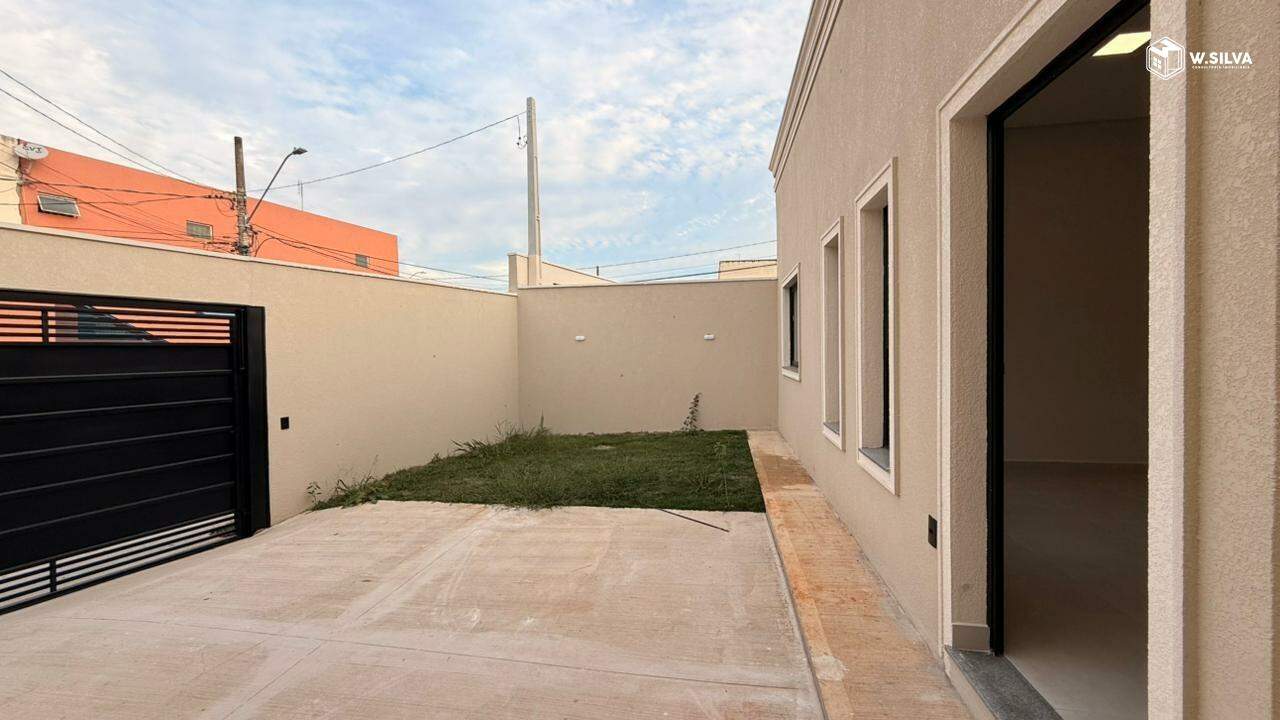 Casa em Bairro à venda no Jardim Regina: