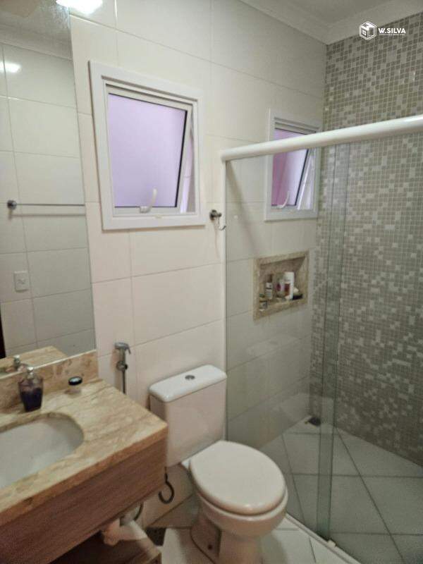 Casa em Bairro à venda no Jardim Marina: