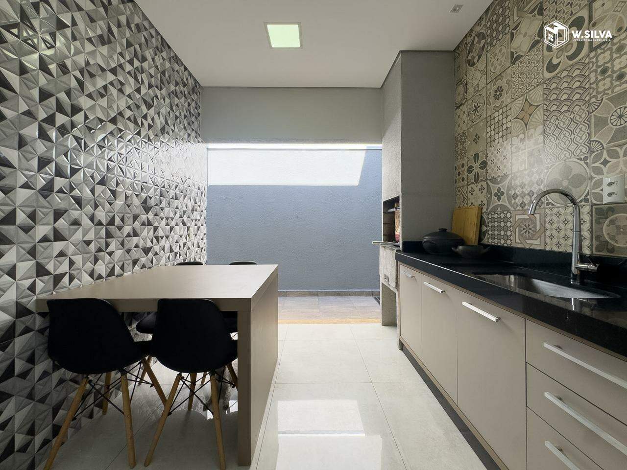 Casa em Bairro à venda no Jardim Residencial Nova Veneza: