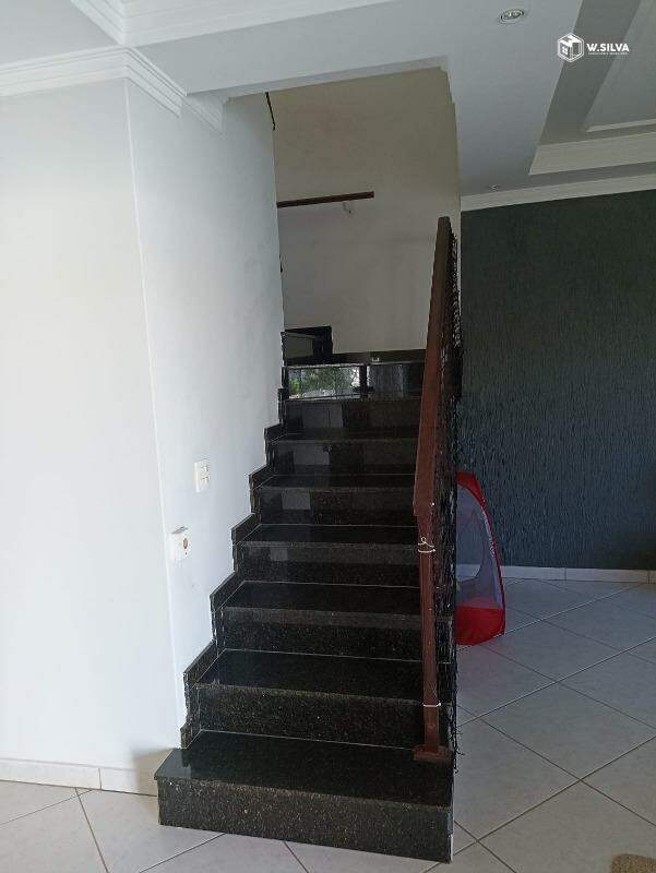 Casa em Bairro à venda no Residencial Monte Verde: