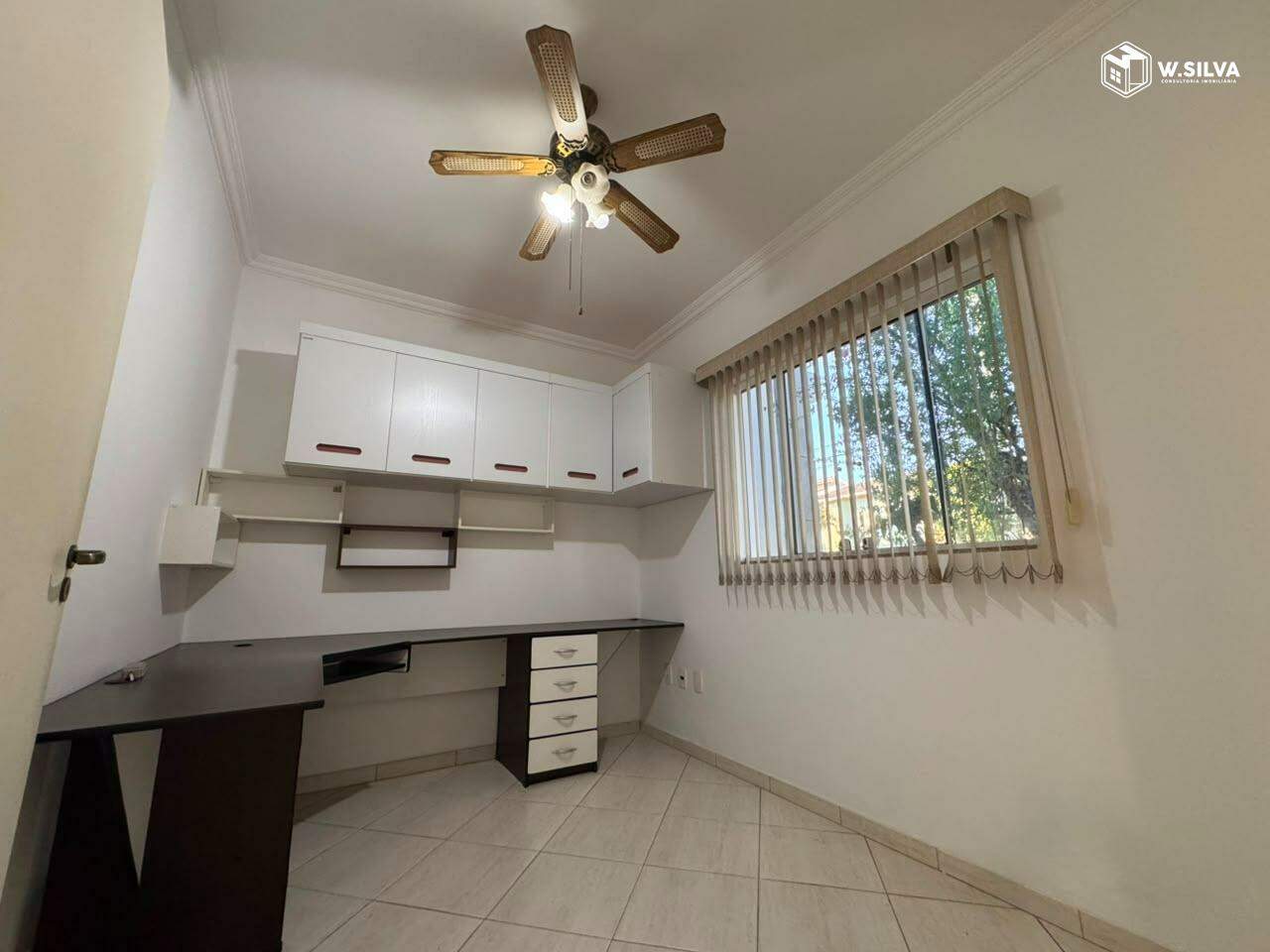 Casa em Condomínio à venda no Condomínio Jardim Portal dos Ipês:
