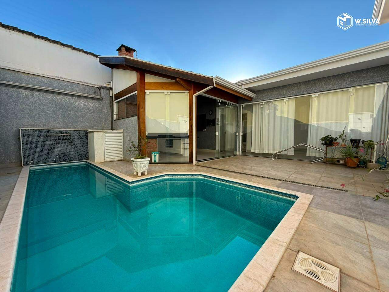 Casa em Condomínio à venda no Condomínio Jardim Portal dos Ipês: