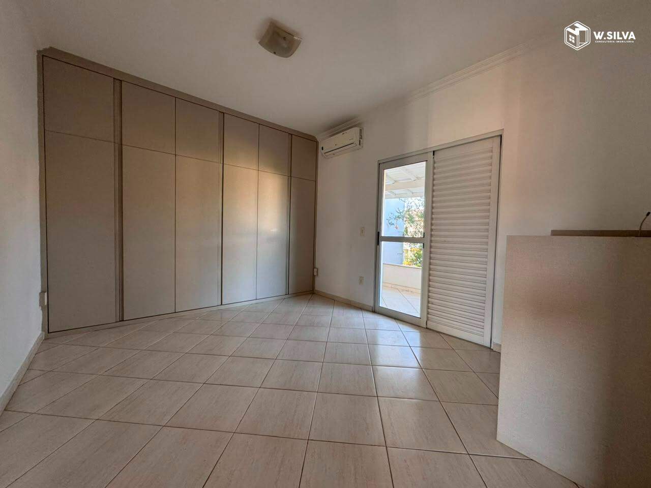 Casa em Condomínio à venda no Condomínio Jardim Portal dos Ipês: