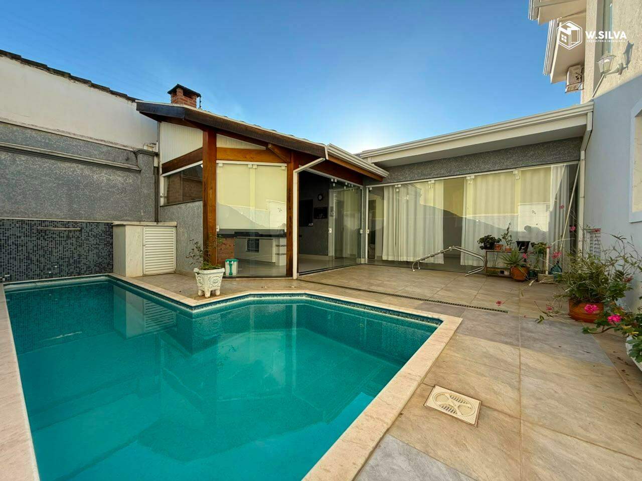 Casa em Condomínio à venda no Condomínio Jardim Portal dos Ipês: