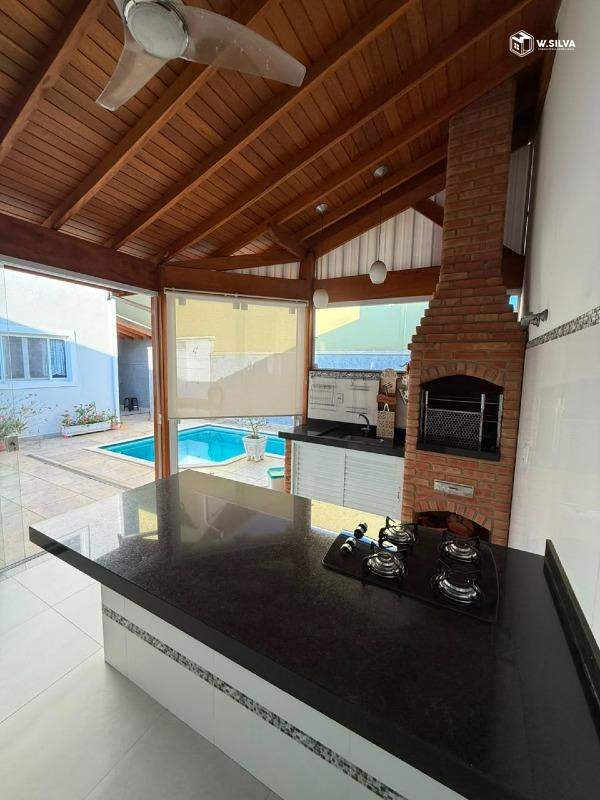 Casa em Condomínio à venda no Condomínio Jardim Portal dos Ipês: