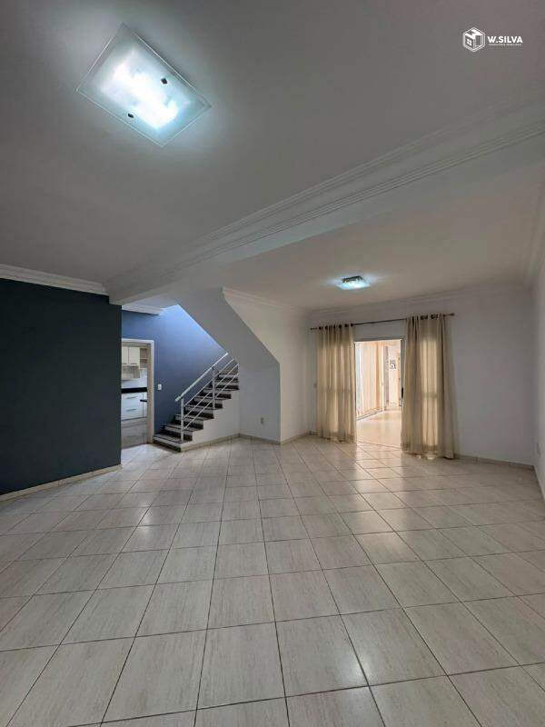 Casa em Condomínio à venda no Condomínio Jardim Portal dos Ipês: