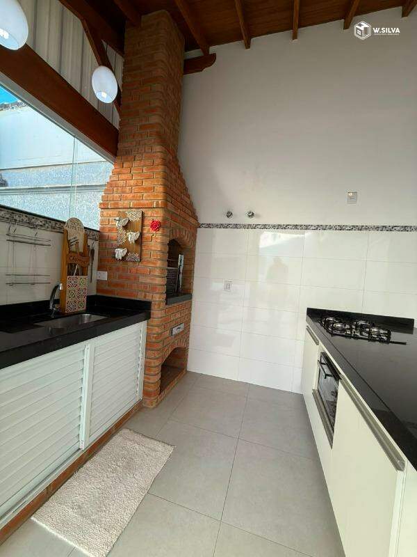 Casa em Condomínio à venda no Condomínio Jardim Portal dos Ipês: