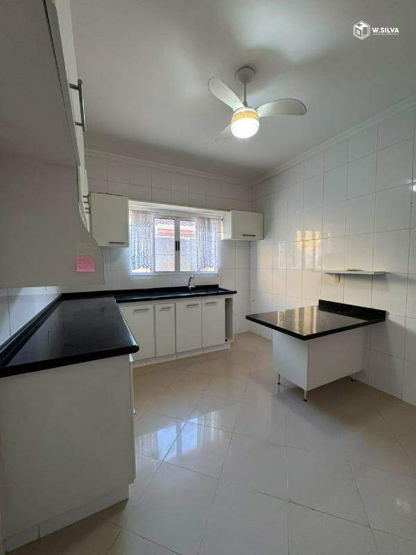 Casa em Condomínio à venda no Condomínio Jardim Portal dos Ipês: