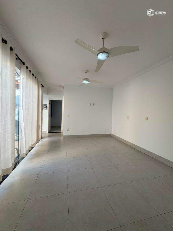Casa em Condomínio à venda no Condomínio Jardim Portal dos Ipês: