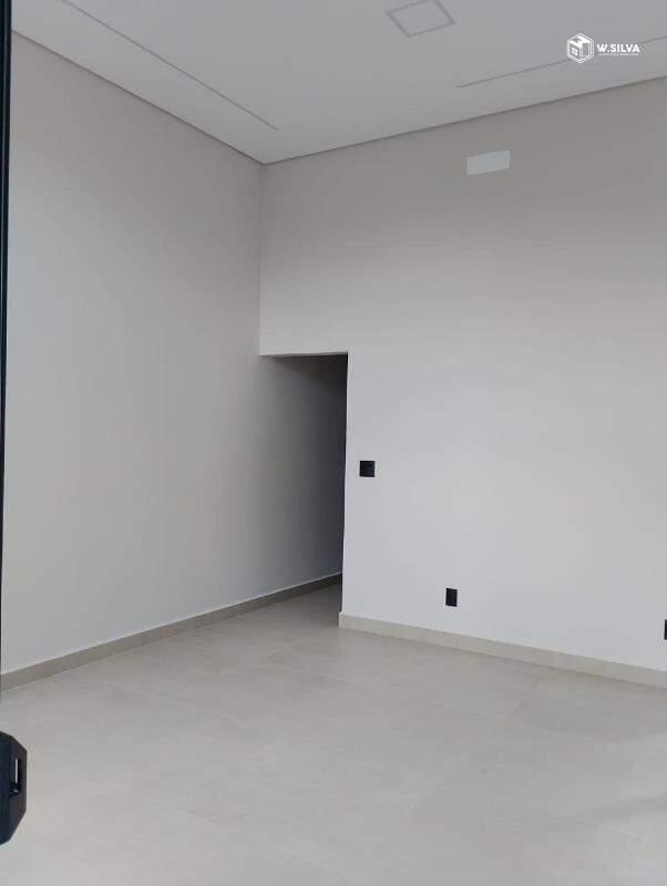 Casa em Bairro à venda no Jardim Bom Sucesso: 