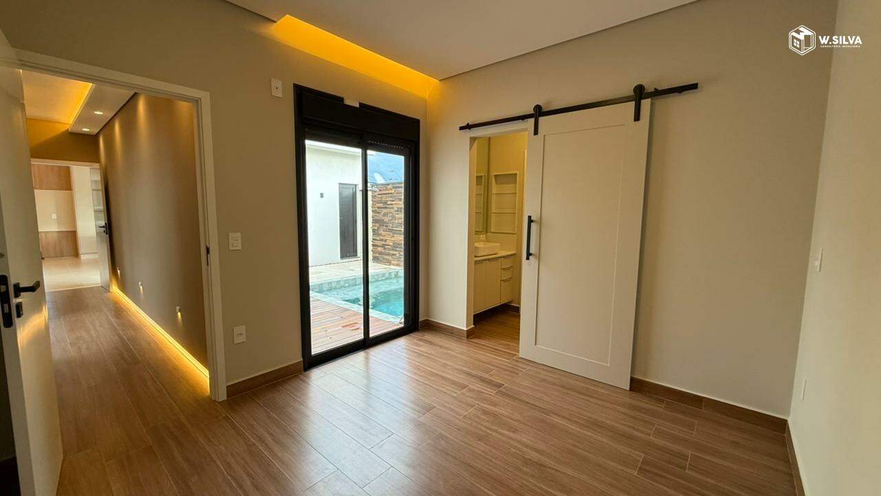 Casa em Condomínio à venda no Condomínio Residencial Viena: SUÍTE MASTER