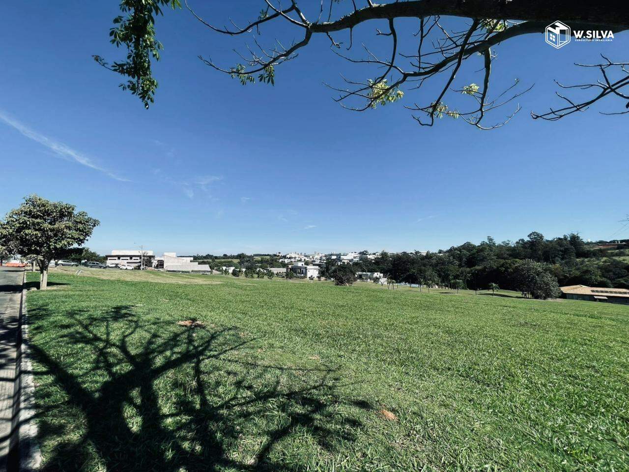 Terreno em condomínio à venda no Jardins do Golfe Residencial: