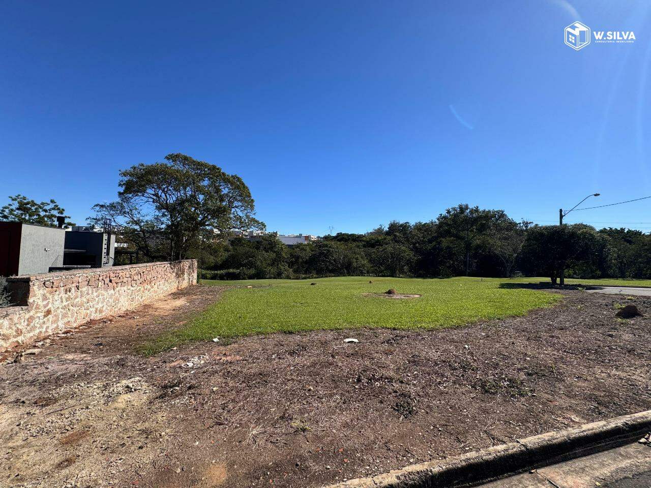 Terreno em condomínio à venda no Condomínio Jardins do Golfe Residencial: