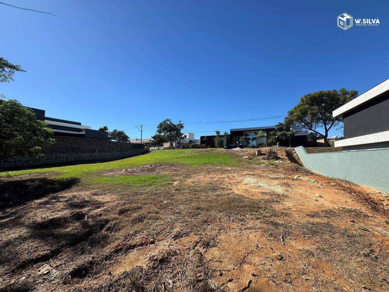 Terreno em condomínio à venda no Jardins do Golfe Residencial: 