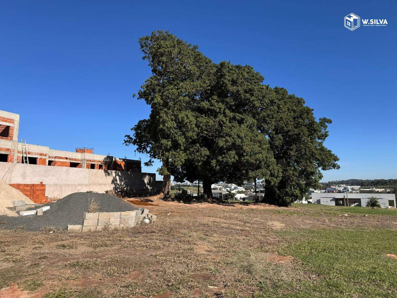 Terreno em condomínio à venda no Jardins do Golfe Residencial: