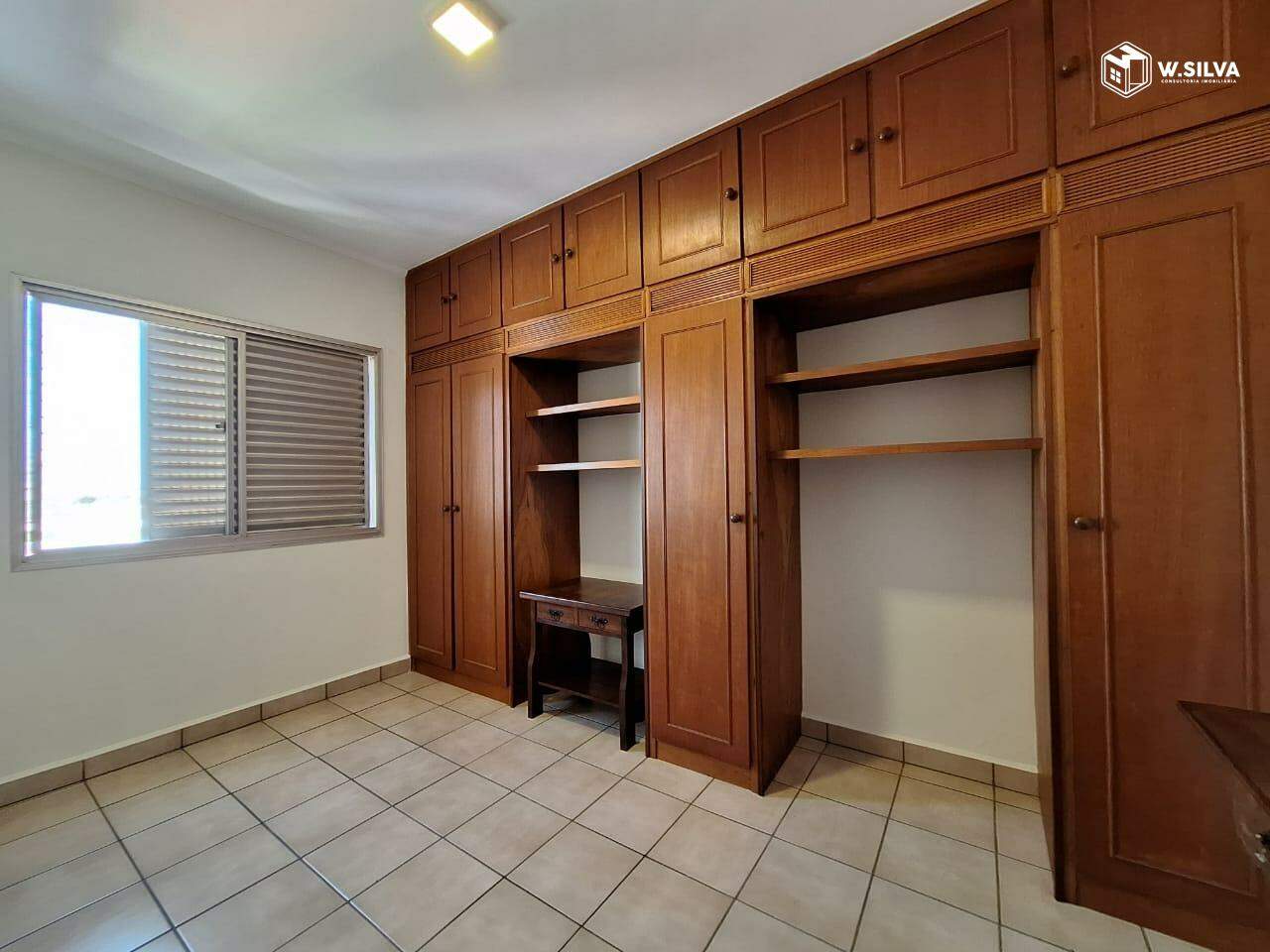 Apartamento à venda no Edifício Ana Lucia: