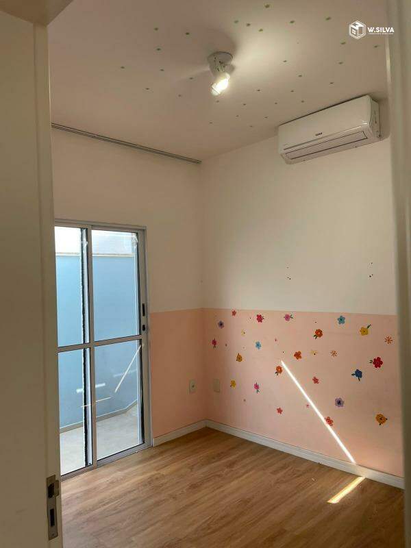 Casa em Condomínio à venda no Villaggio Di Itaici: