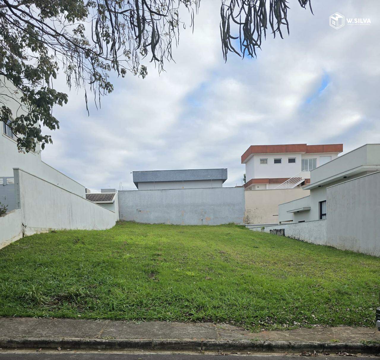 Terreno em condomínio à venda no Condomínio Terra Magna: 
