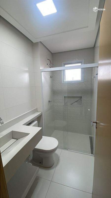 Apartamento à venda no Edifício Cambury: