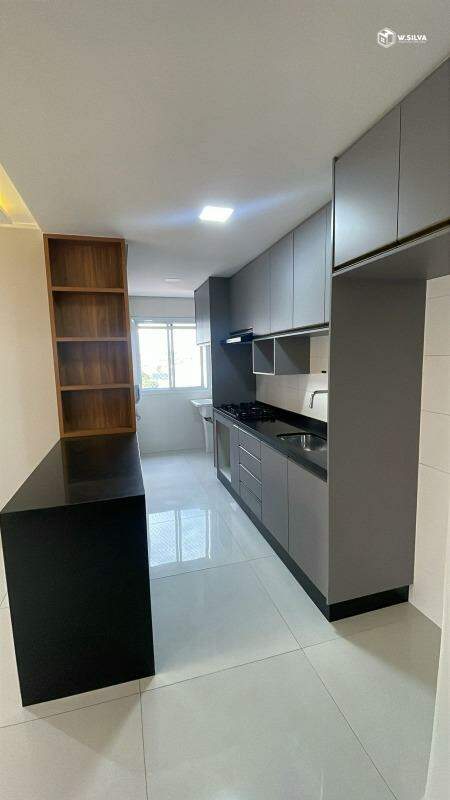 Apartamento à venda no Edifício Cambury: