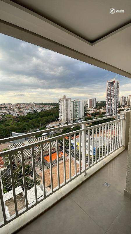 Apartamento à venda no Edifício Cambury: