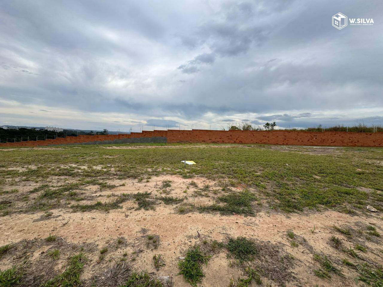 Terreno em condomínio à venda no Jardim Park Vista Real: