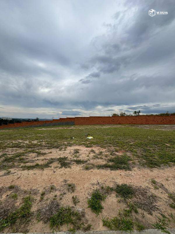 Terreno em condomínio à venda no Jardim Park Vista Real: