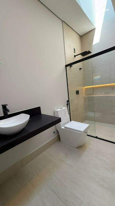 Casa em Condomínio à venda no Condomínio Casa do Lago: