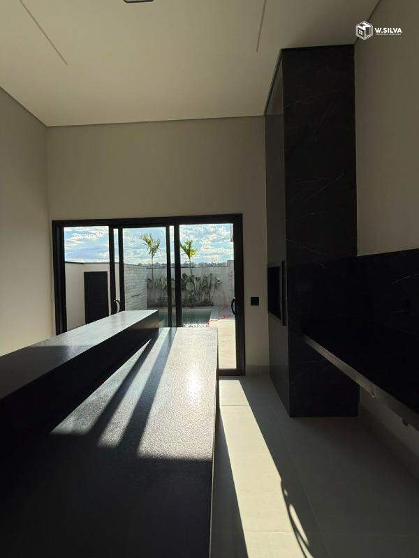 Casa em Condomínio à venda no Condomínio Casa do Lago: