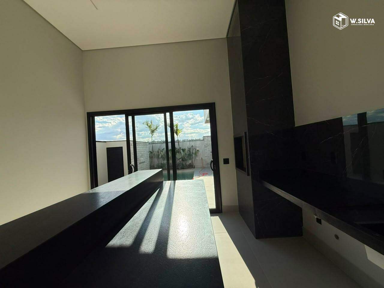 Casa em Condomínio à venda no Condomínio Casa do Lago: