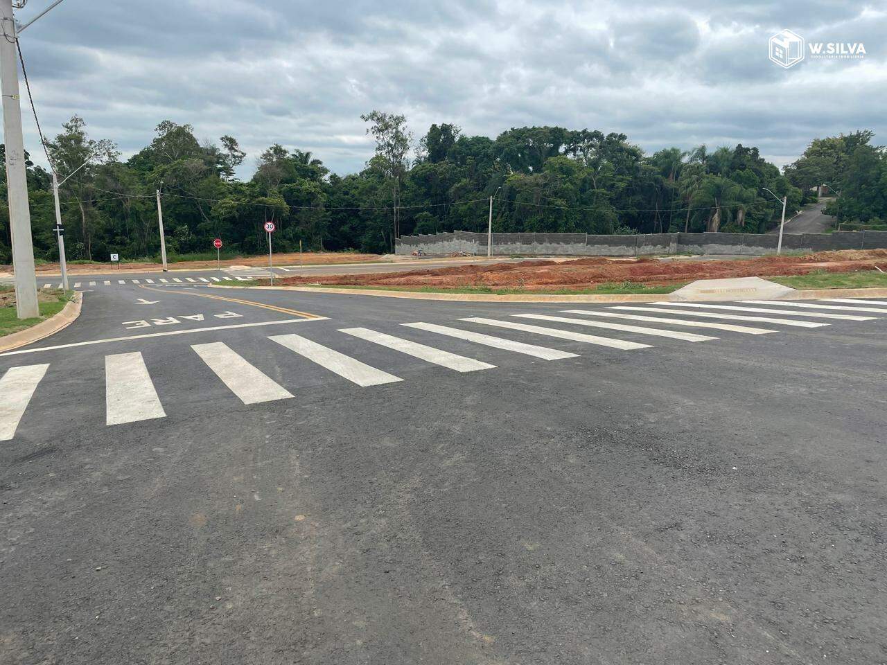 Terreno em condomínio à venda no Villa Trivento: 