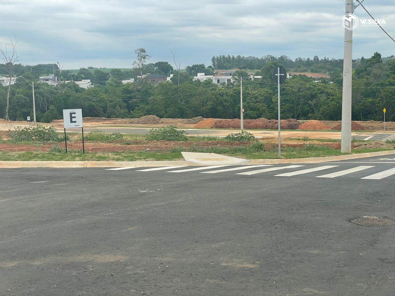 Terreno em condomínio à venda no Villa Trivento: 
