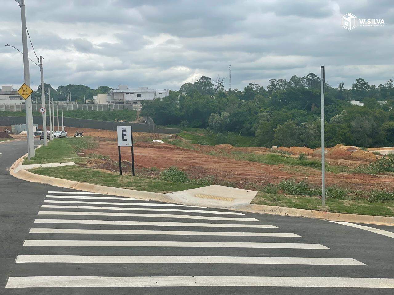 Terreno em condomínio à venda no Villa Trivento: 