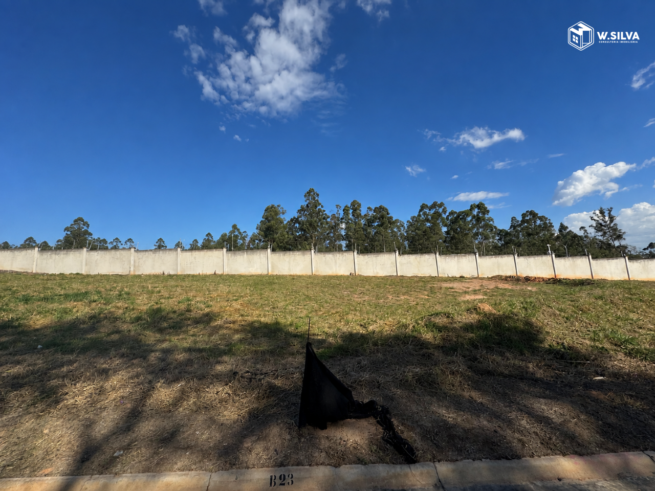 Terreno à venda no Casa do Lago: