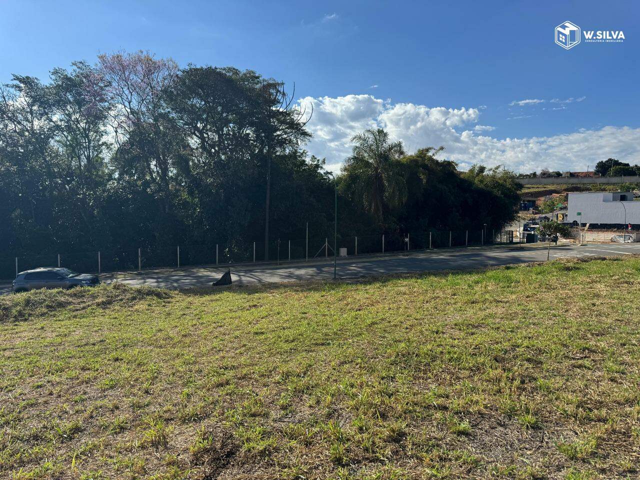 Terreno à venda no Casa do Lago: