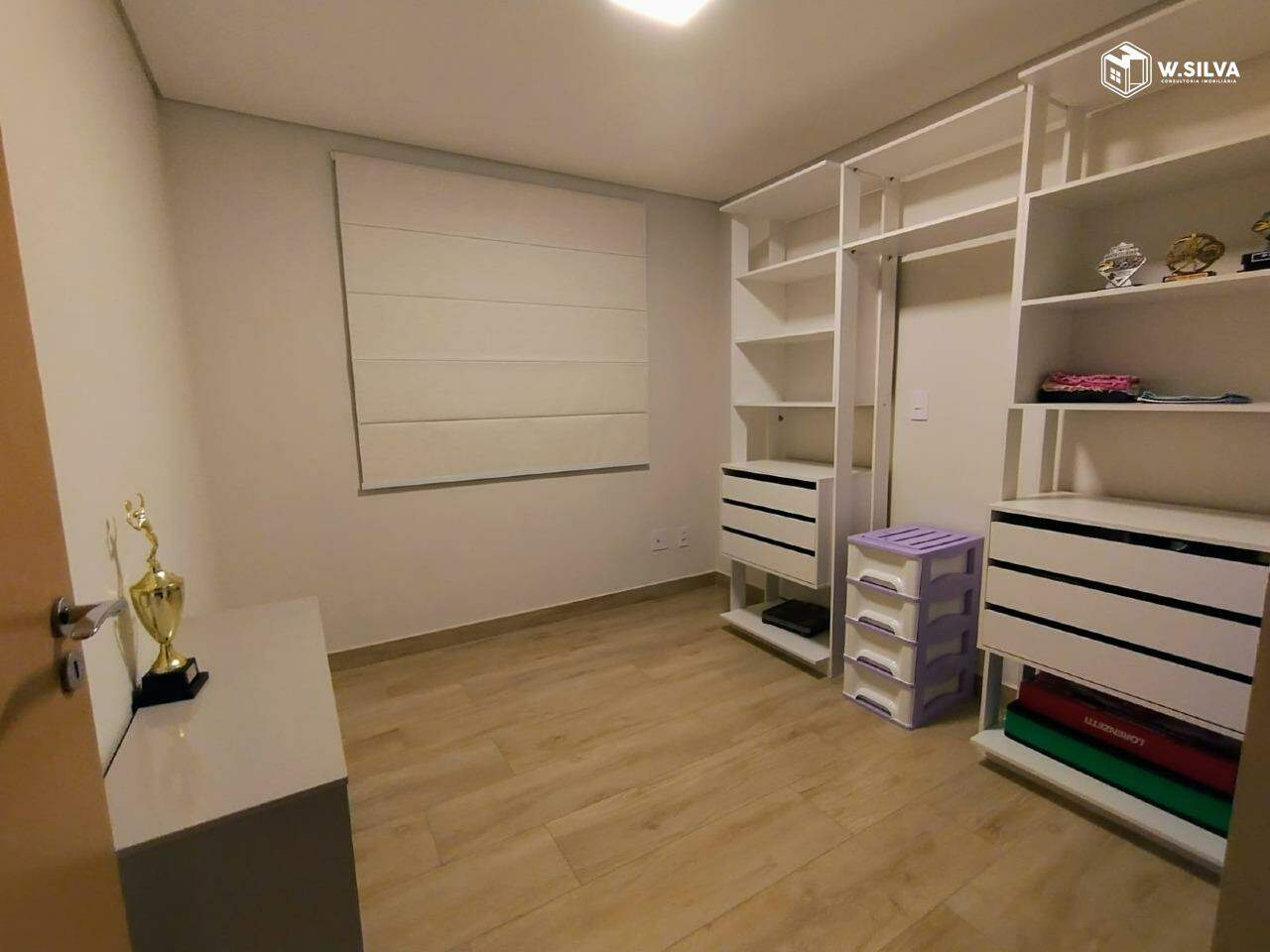 Apartamento à venda no Edifício Cambury: