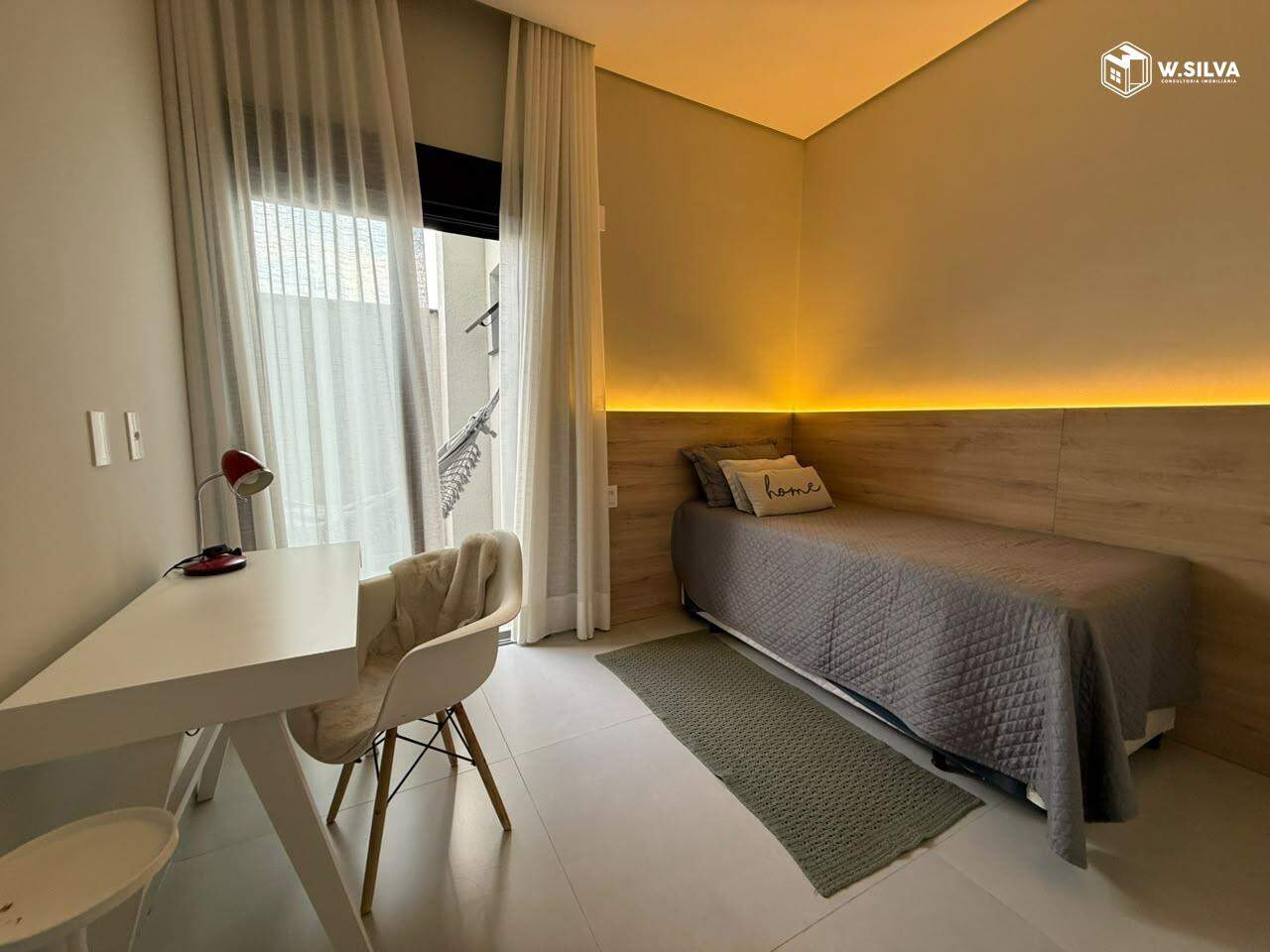 Casa em Condomínio à venda no Casa do Lago: