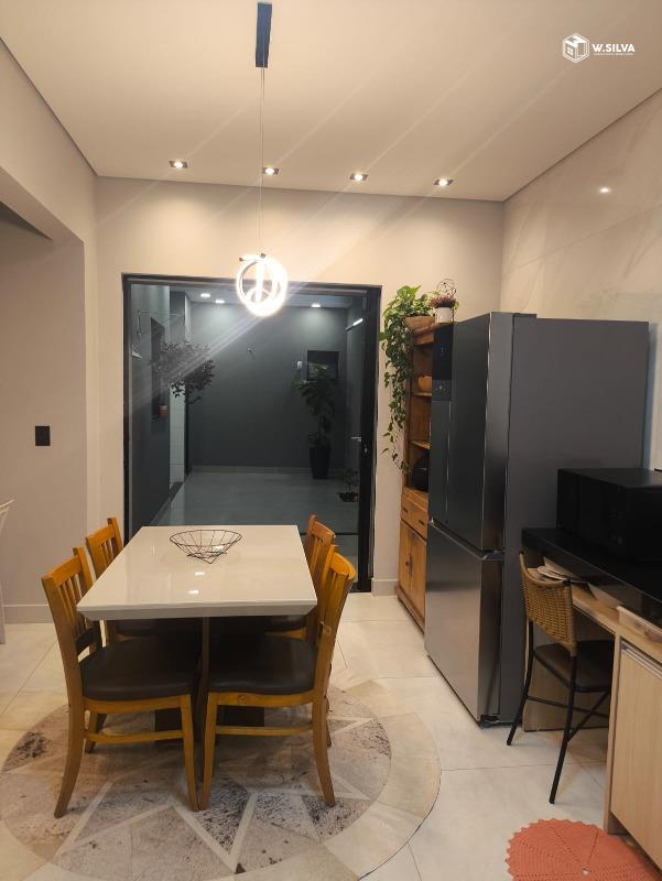 Casa à venda no Jardim Bom Sucesso: